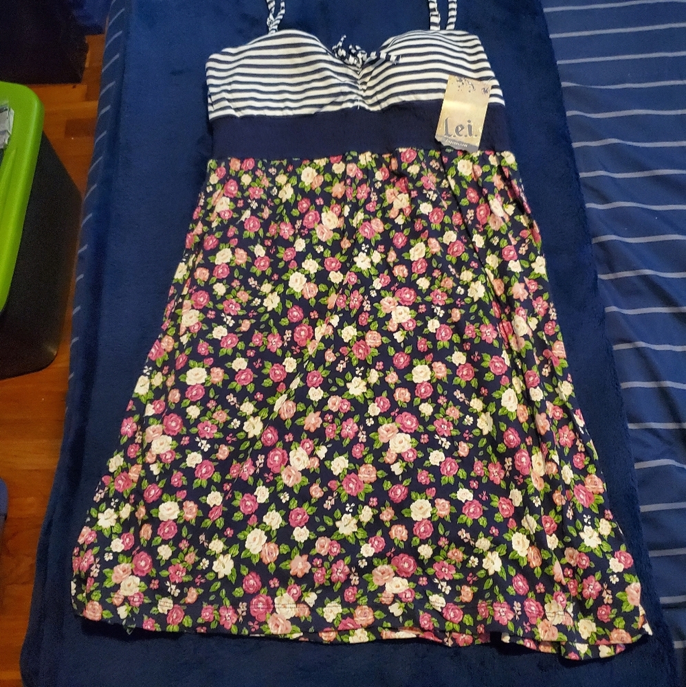 "L.E.I" Marissa NWT large size combo print…